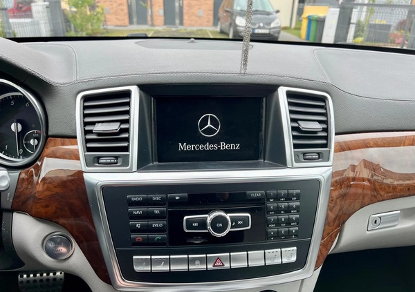 Mercedes-Benz GL cena 139000 przebieg: 253413, rok produkcji 2013 z Murowana Goślina małe 781